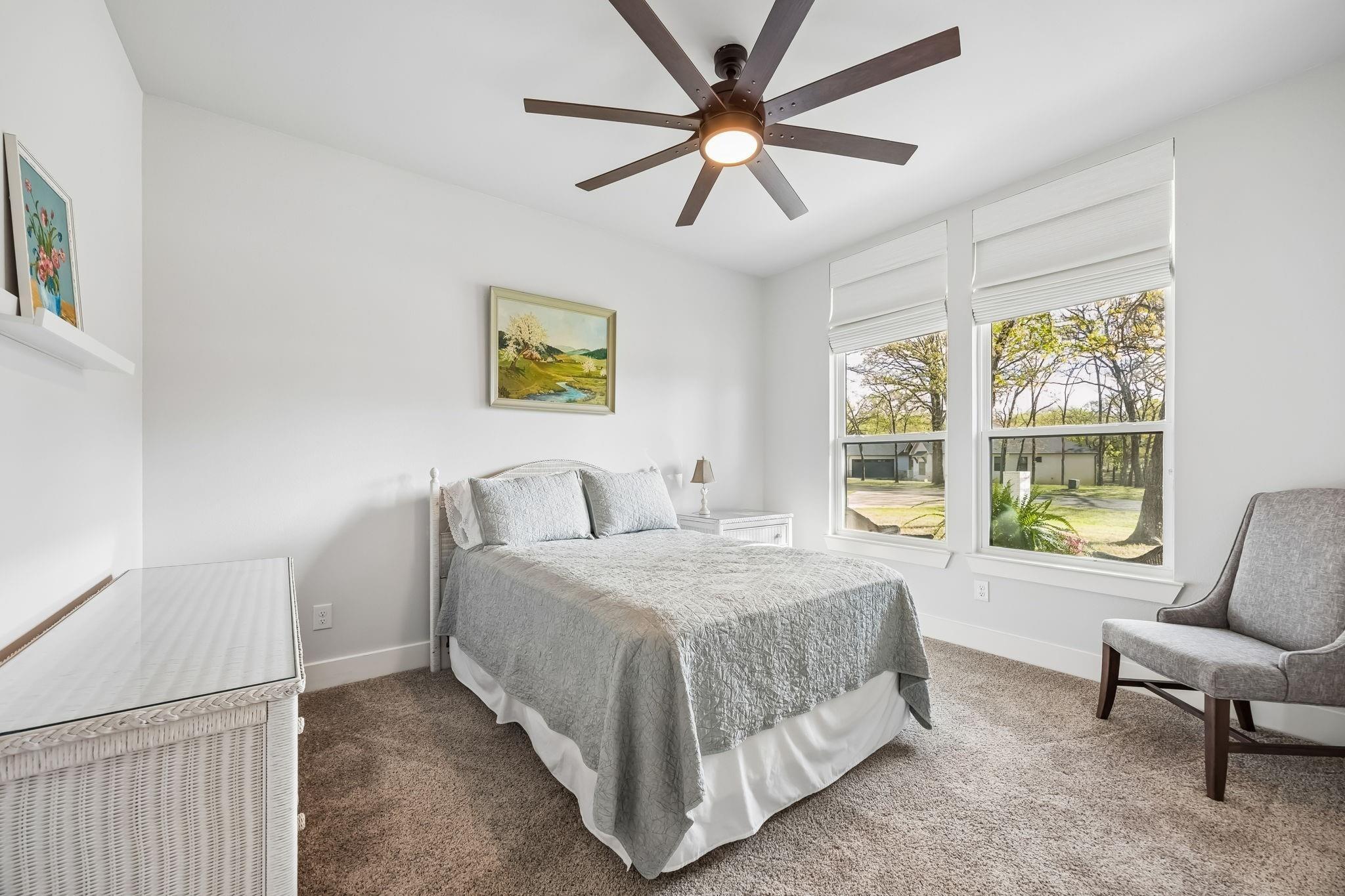 Colonial Dr, Mabank, TX 75156