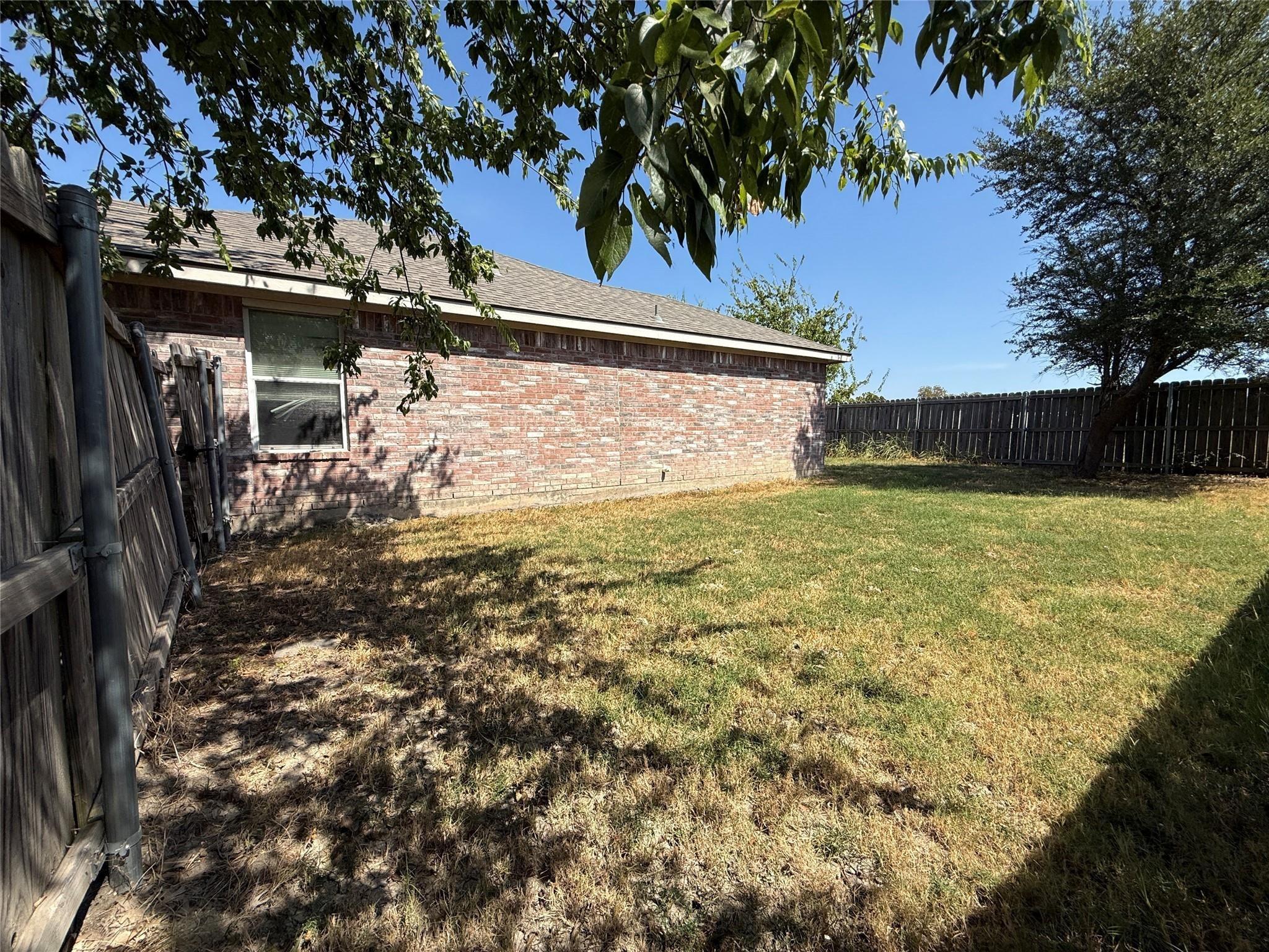 Meadowview St, Farmersville, TX 75442