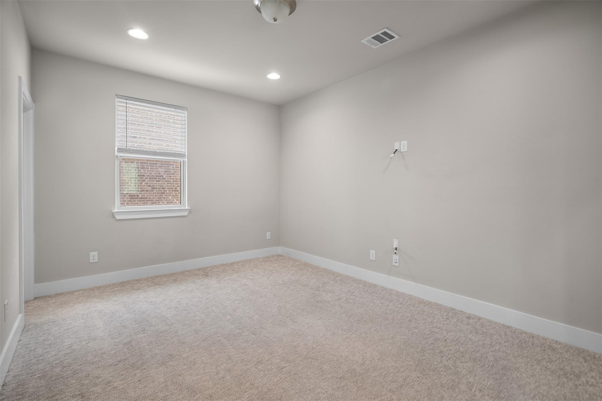 Sunflower Ln, Dallas, TX 75252