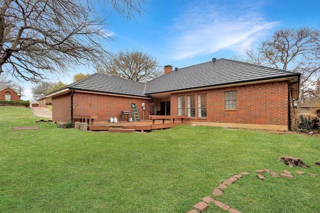 Ashley Dr, Hurst, TX 76054