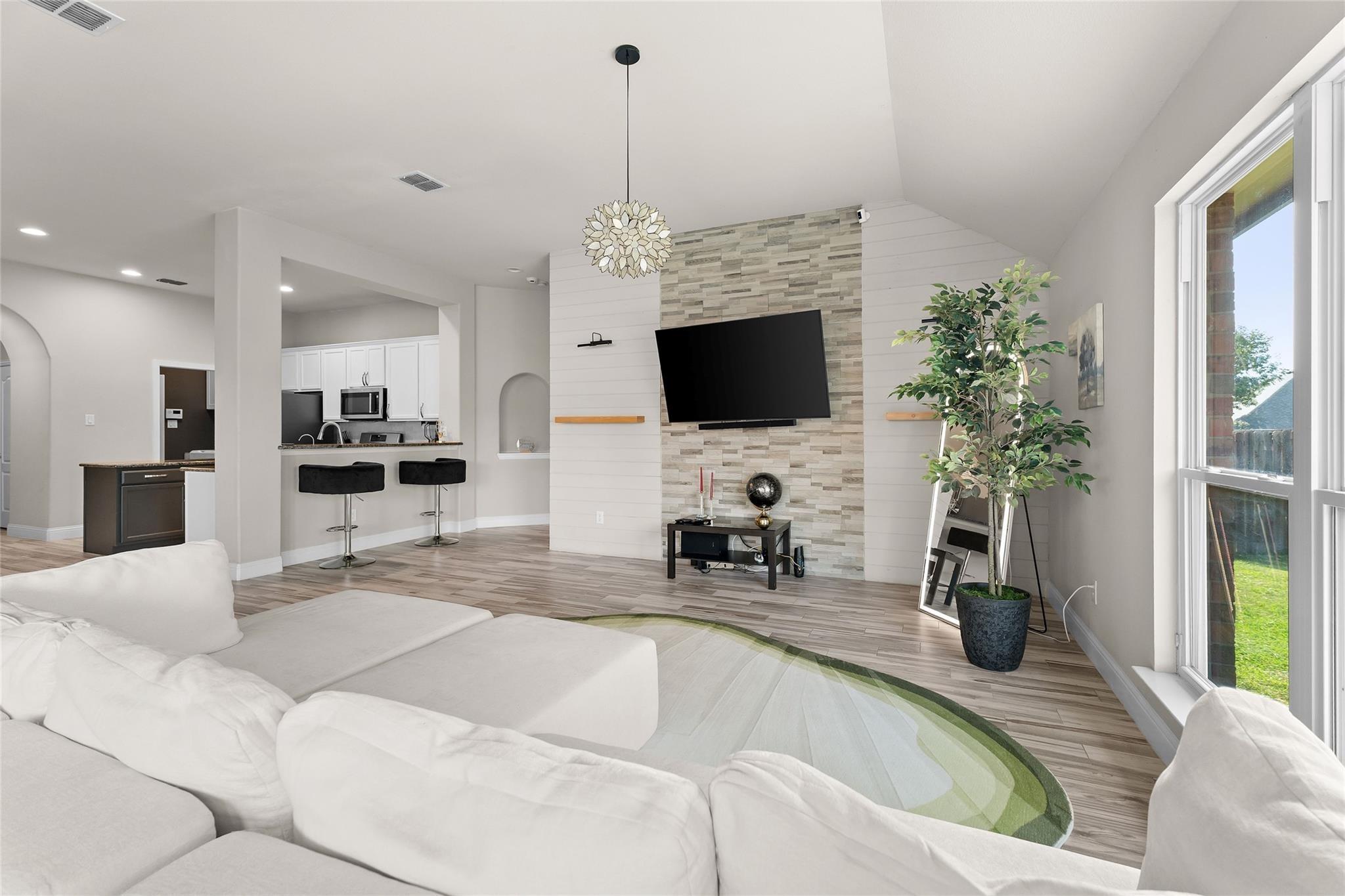 Grayson Ln, Lake Dallas, TX 75065