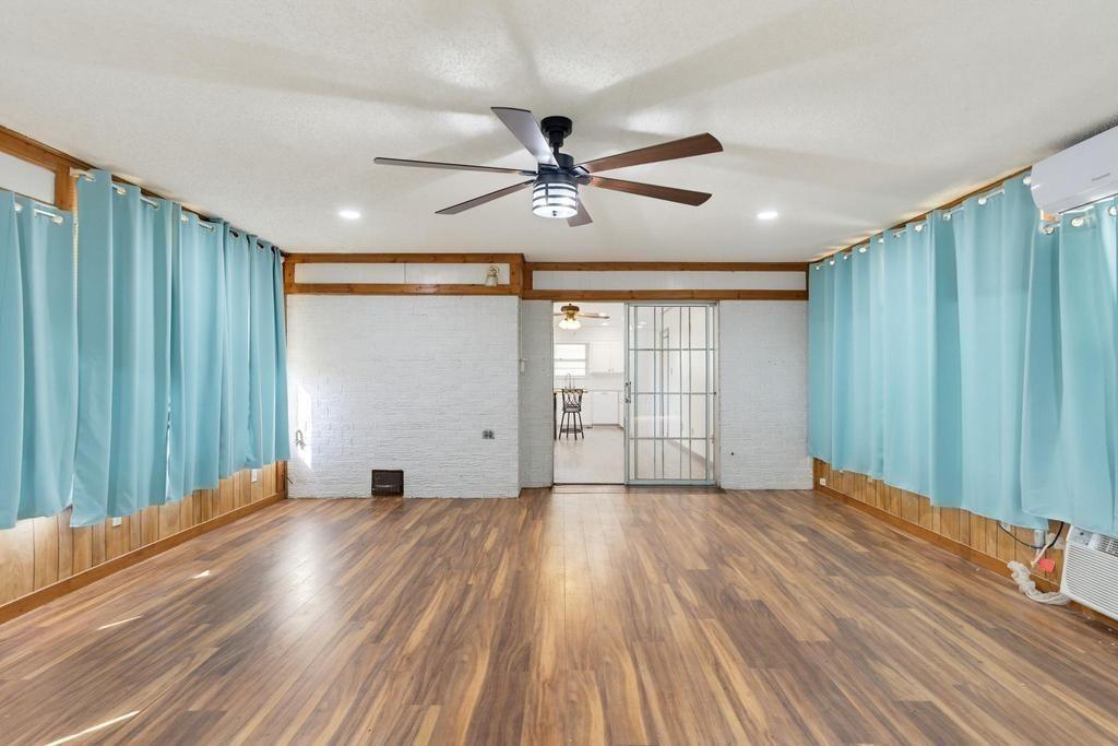 N Water St, Roby, TX 79543