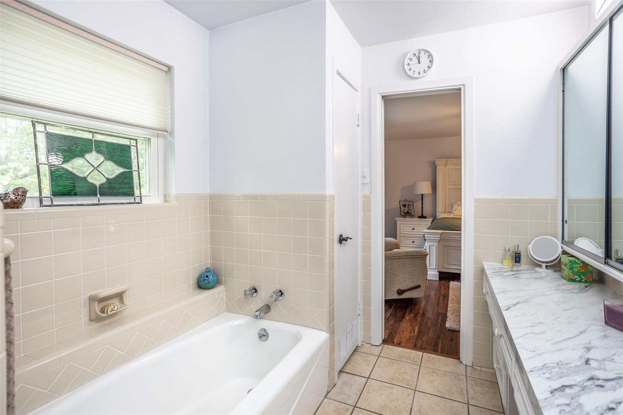 Tulane Ave, Gainesville, TX 76240