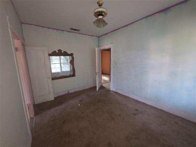 W Walker St, Breckenridge, TX 76424