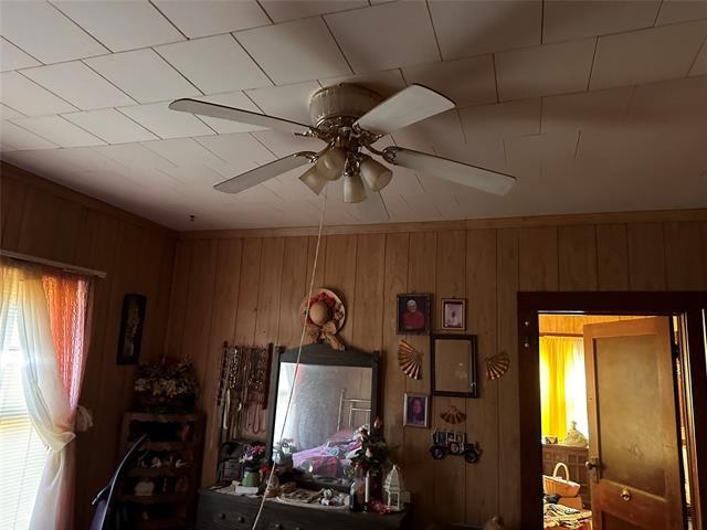 W Nelson St, Bowie, TX 76230