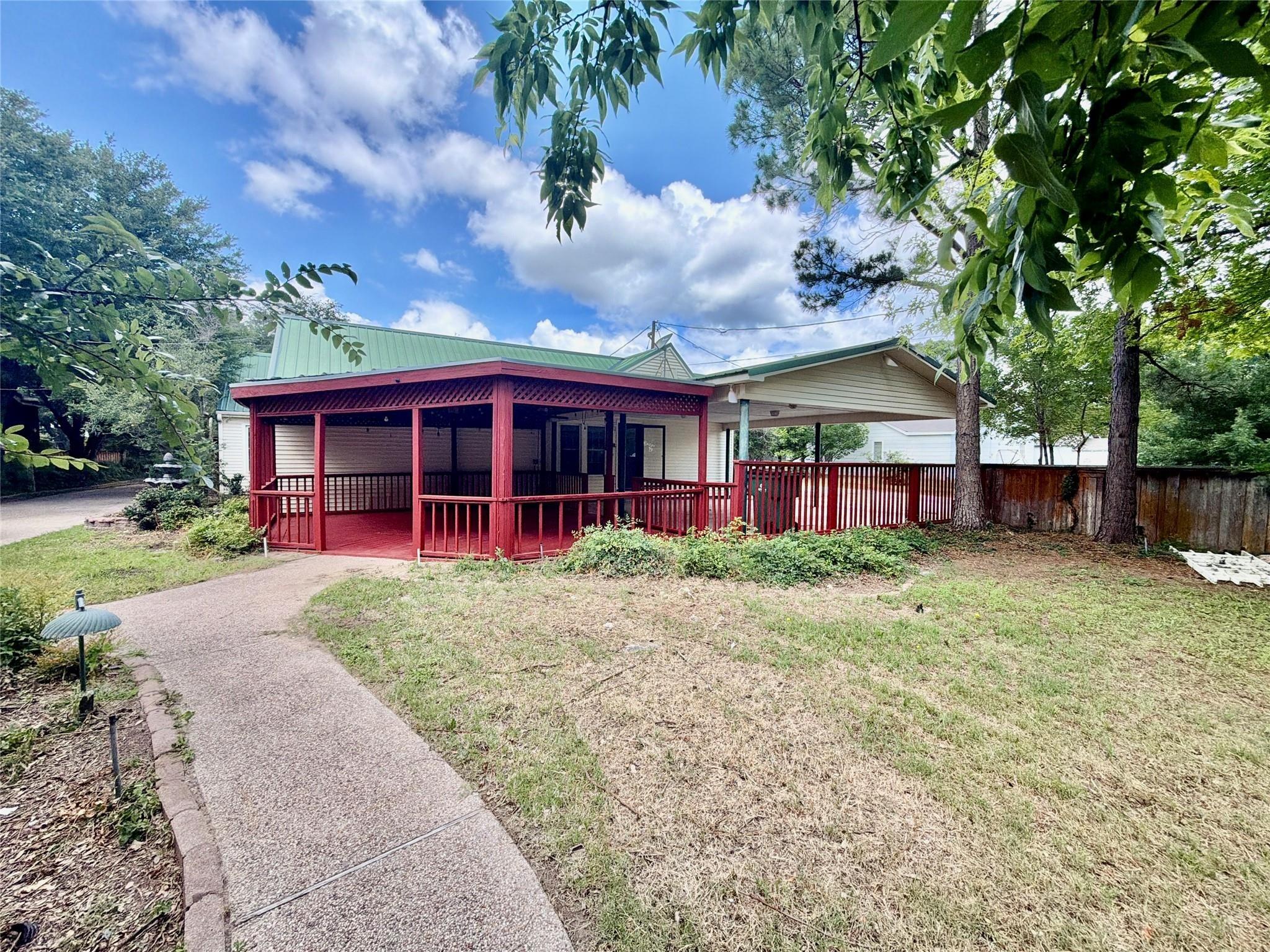 S Seaman St, Eastland, TX 76448