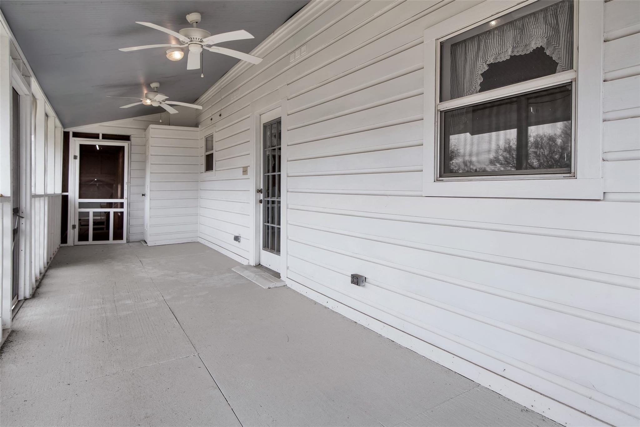 N Blanton, Whitewright, TX 75491
