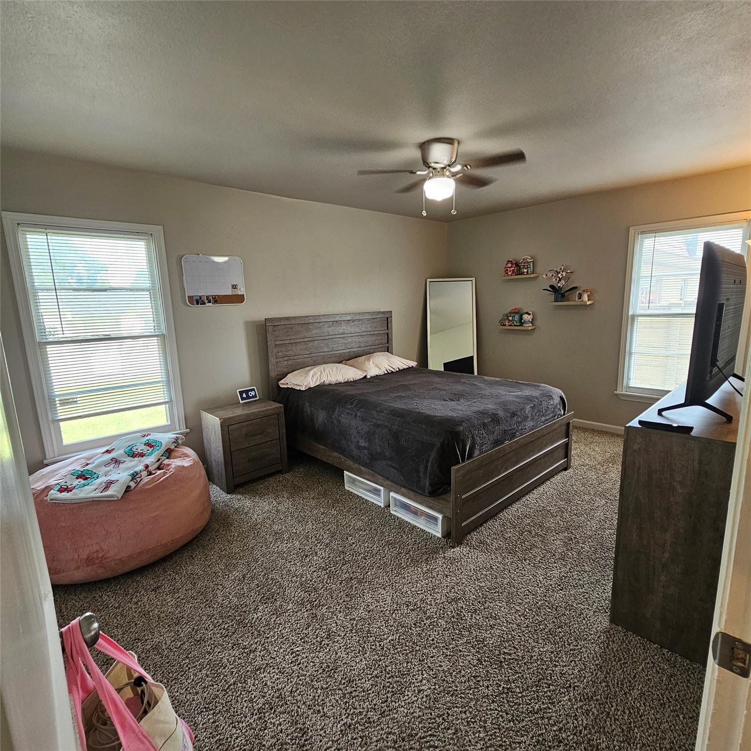 Brown Trl, Bedford, TX 76022