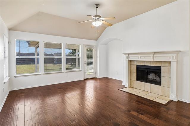 Decoy Dr, Arlington, TX 76002