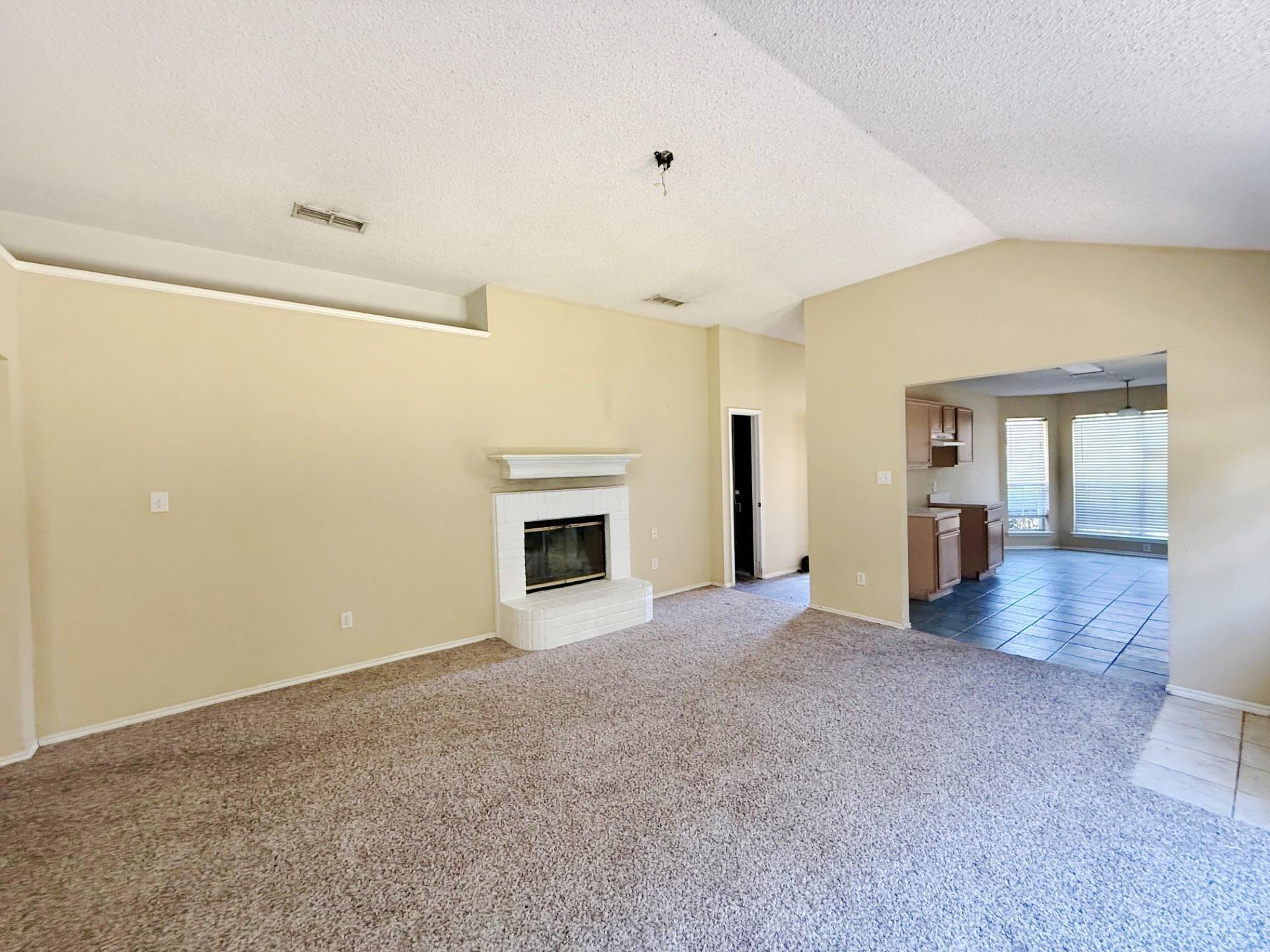 King Arthur Dr, Weatherford, TX 76086