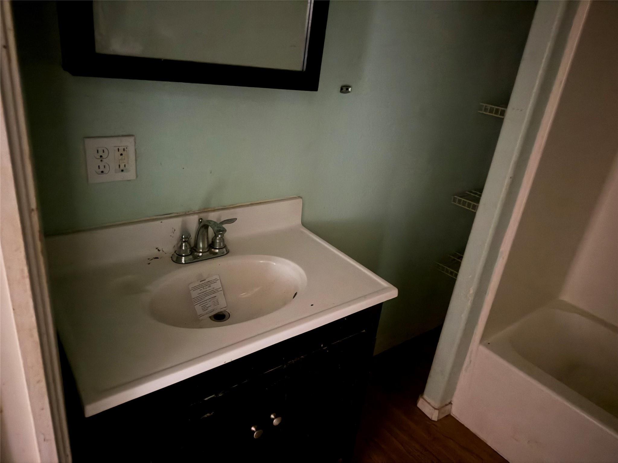 S Green St, Eastland, TX 76448