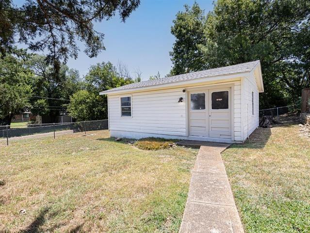 Hildring Dr E, Fort Worth, TX 76109