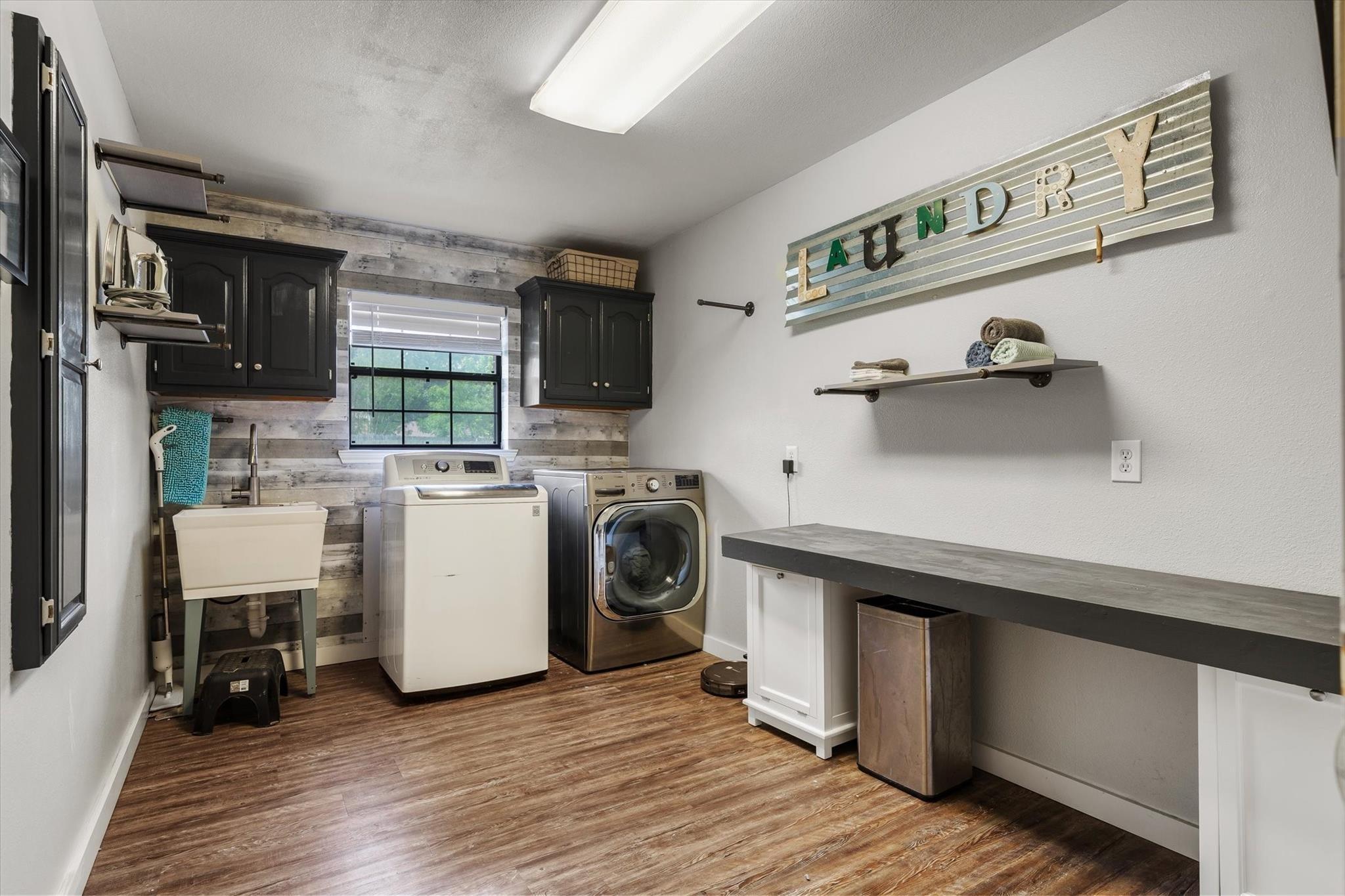 Granada Sq, Canton, TX 75103