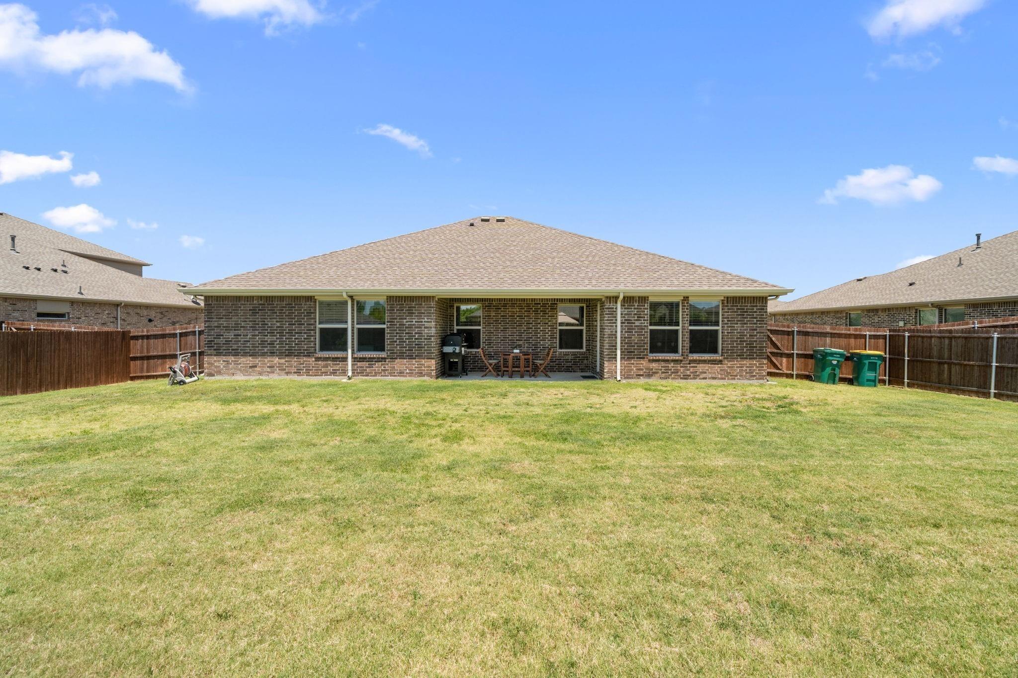 Rolling Meadows Dr, Cedar Hill, TX 75104