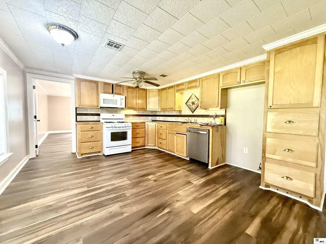 Houston St, Simsboro, LA 71275