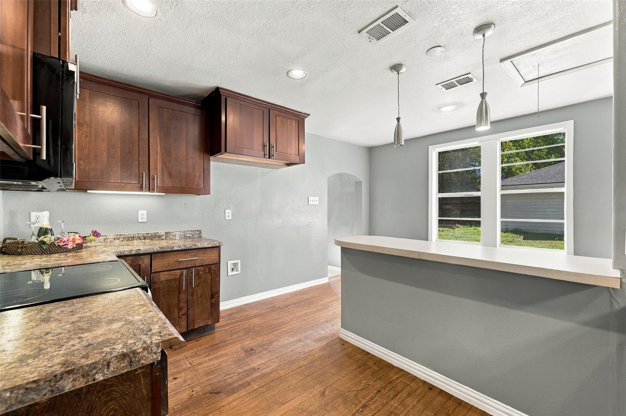 W Elm St, Denison, TX 75020