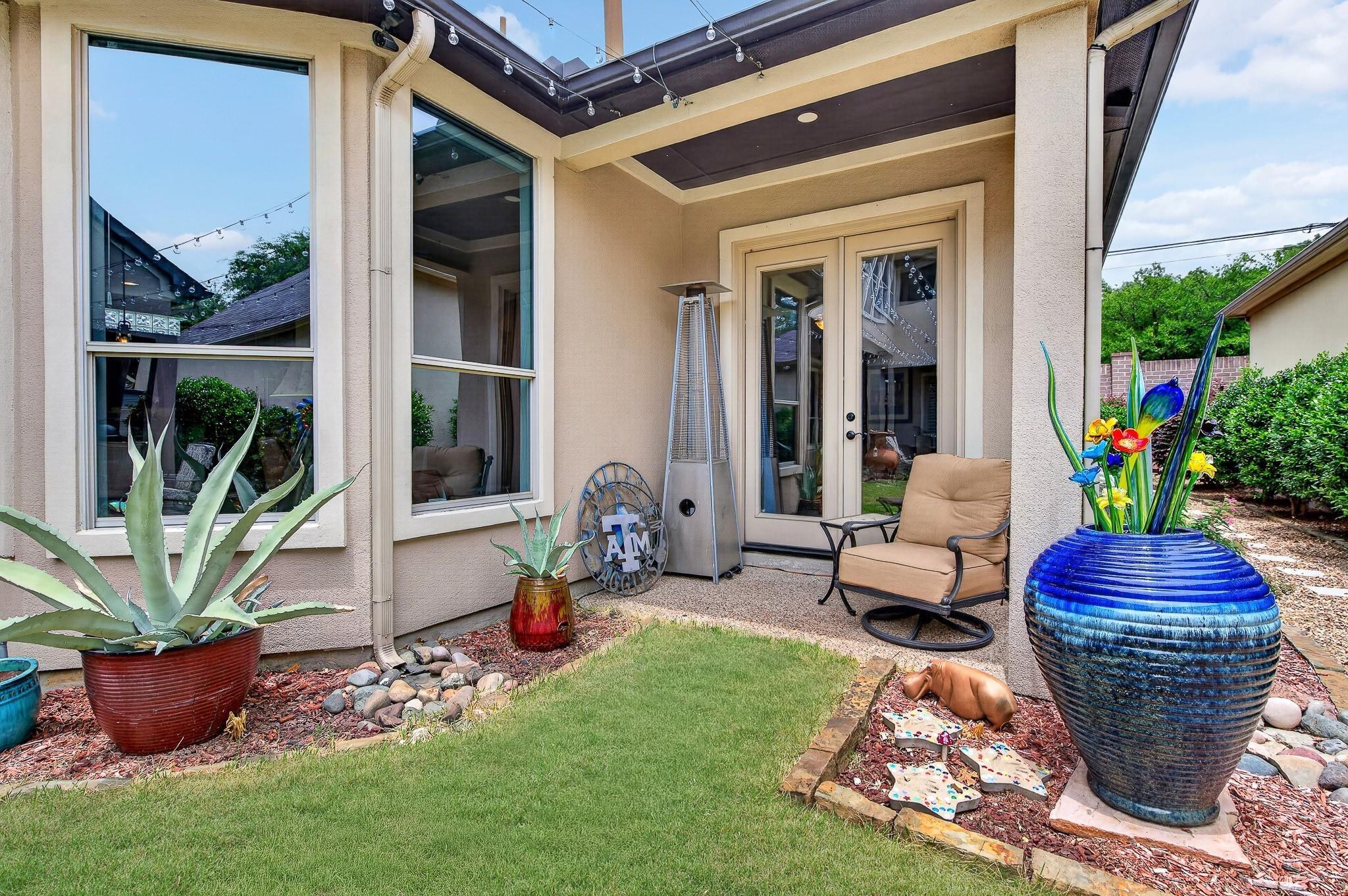 Vineyard Way, Dallas, TX 75234