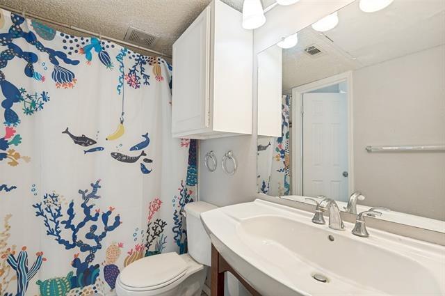 Country Club Dr W, Irving, TX 75038