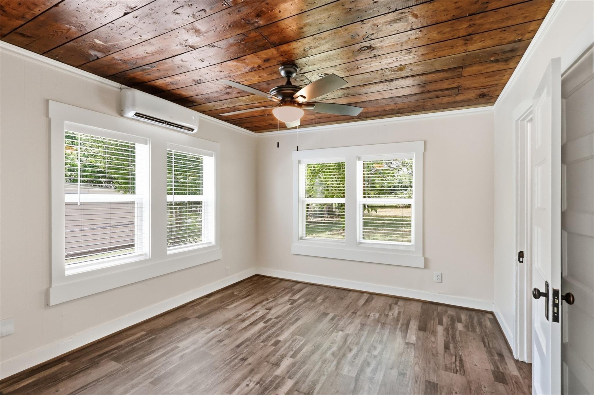 W Water St, Weatherford, TX 76086