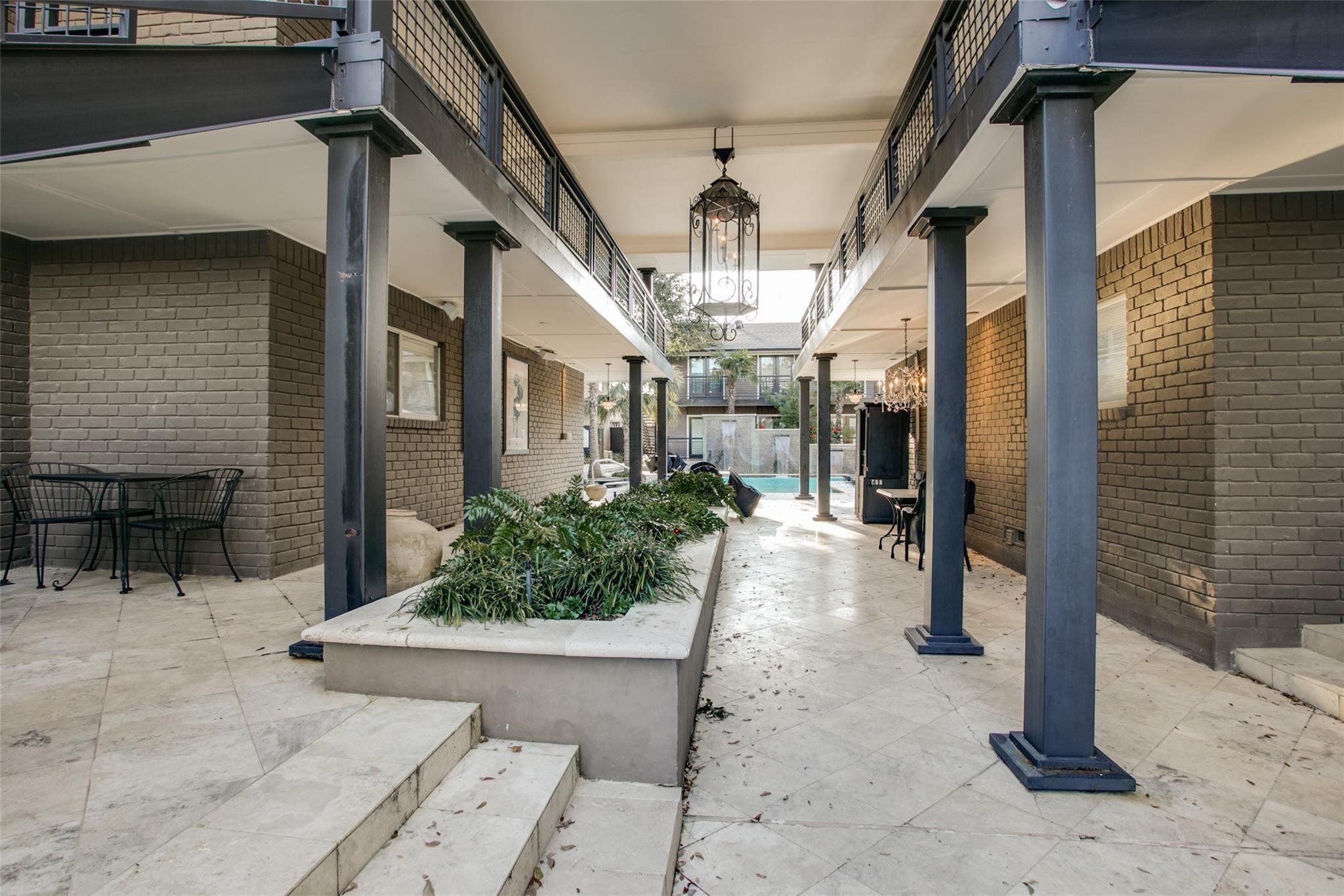 Regal Oaks Dr, Dallas, TX 75230