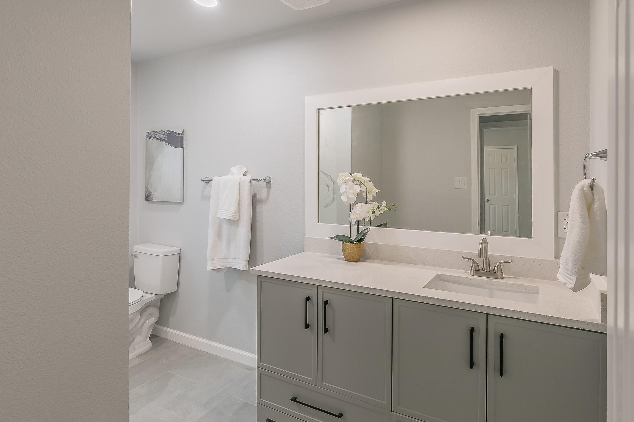Toplea Dr, Euless, TX 76040