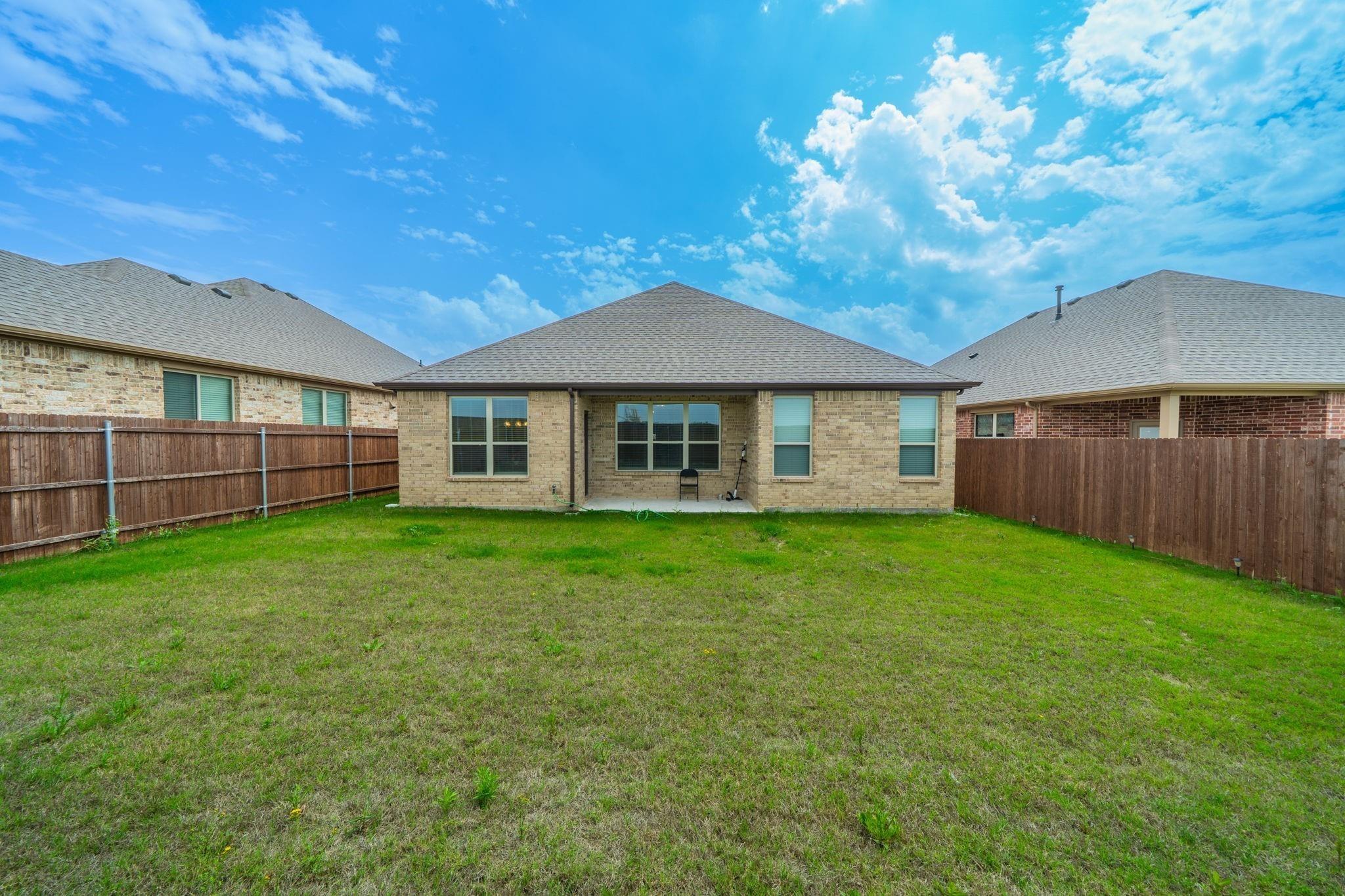 Nighthawk Trl, Alvarado, TX 76009