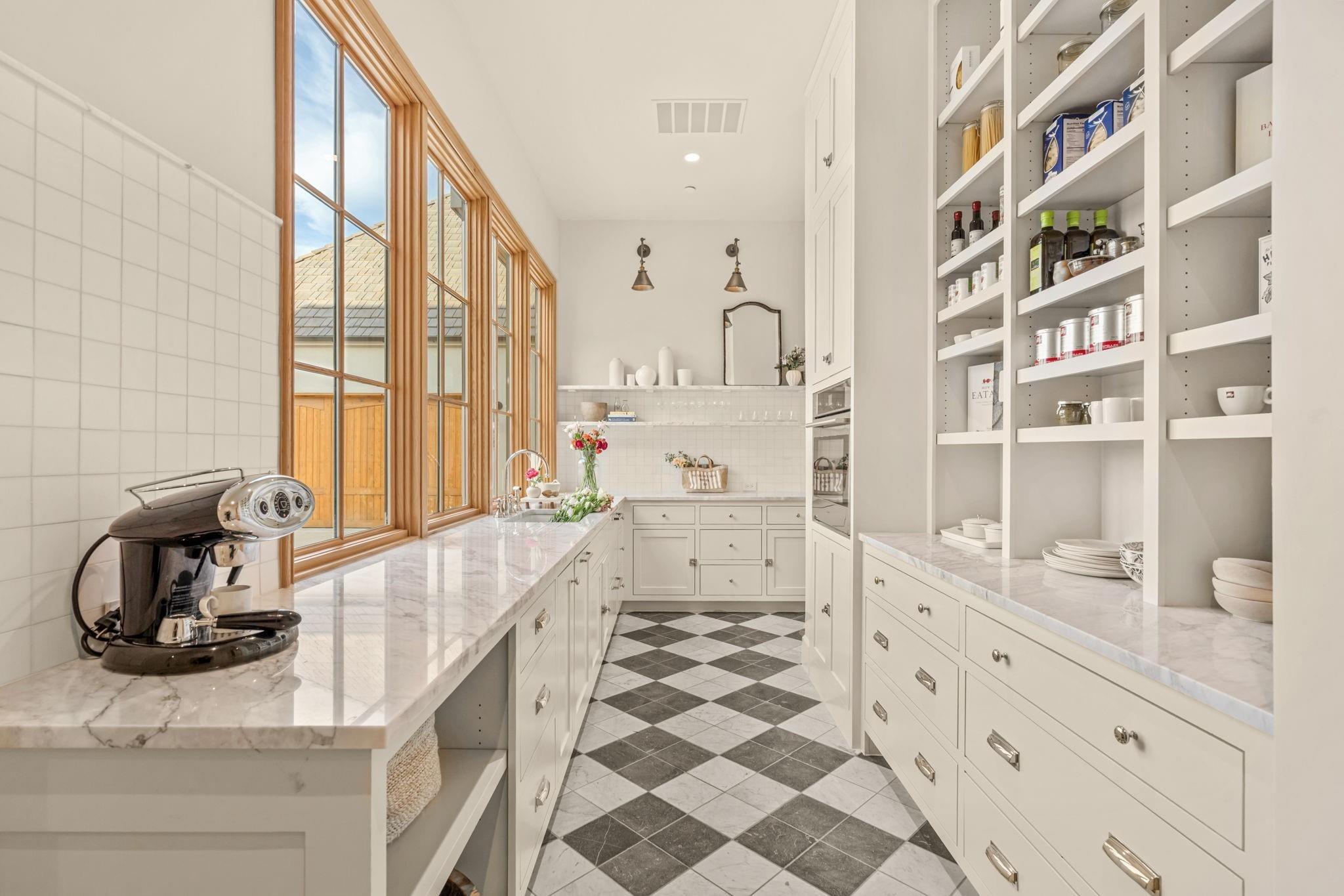 Saddleback Ln, Southlake, TX 76092