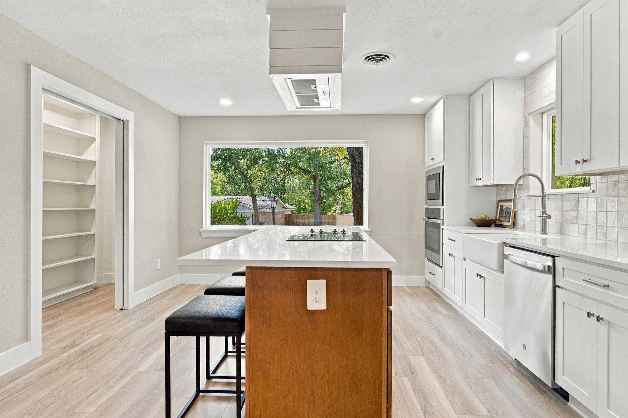 Oak Park Dr, Hurst, TX 76053