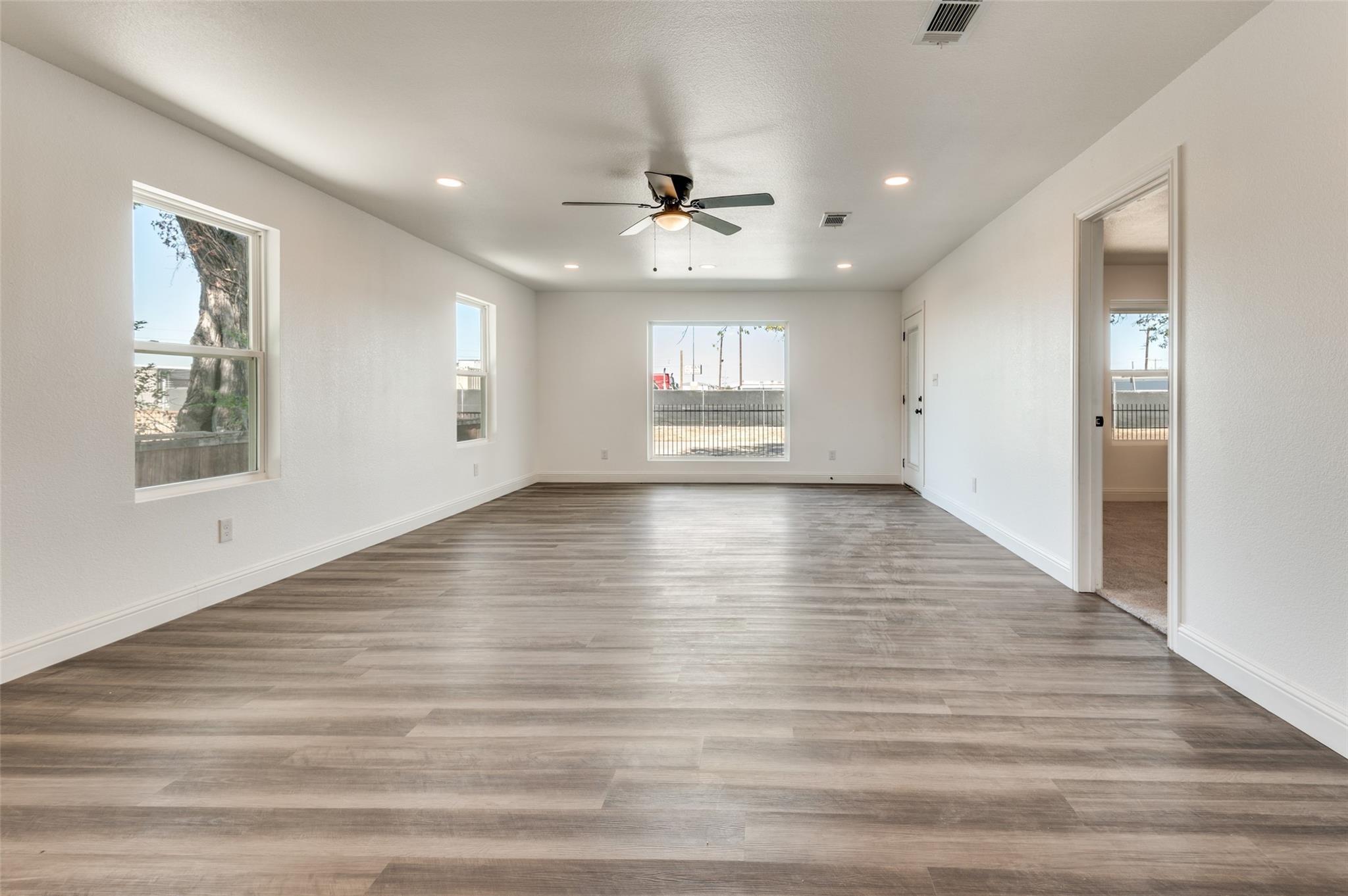 Wilkes Dr, Fort Worth, TX 76119