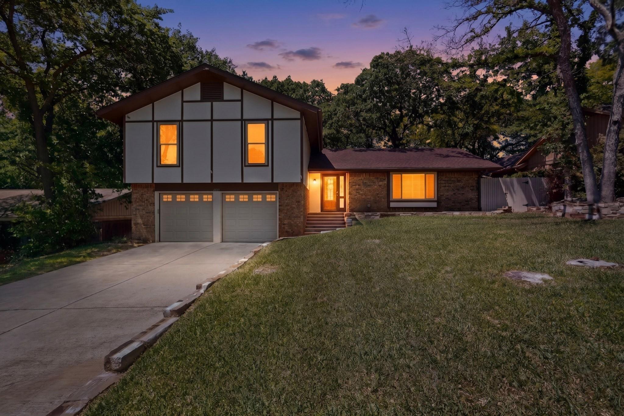 Sheffield Dr, Arlington, TX 76013