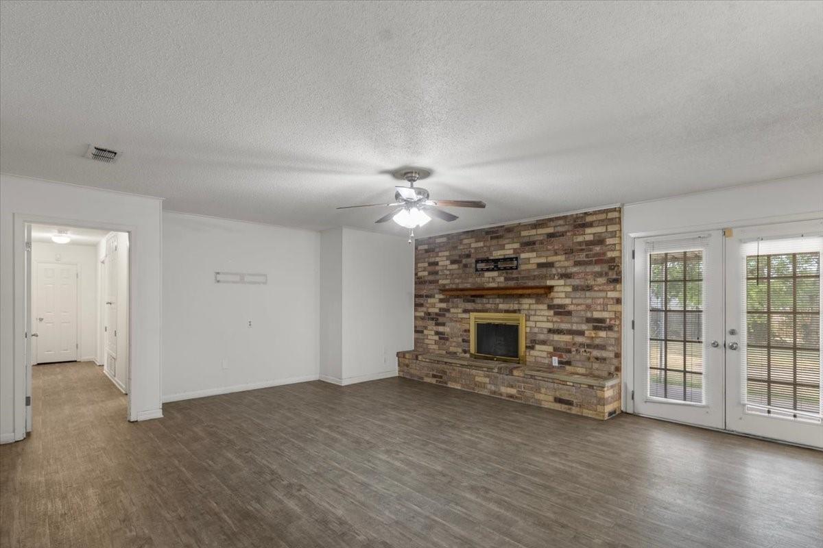 Sherwood Dr, Longview, TX 75605