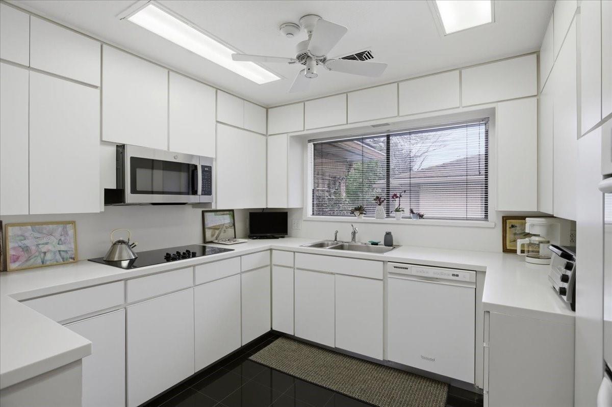 Deepdale Dr, Fort Worth, TX 76107