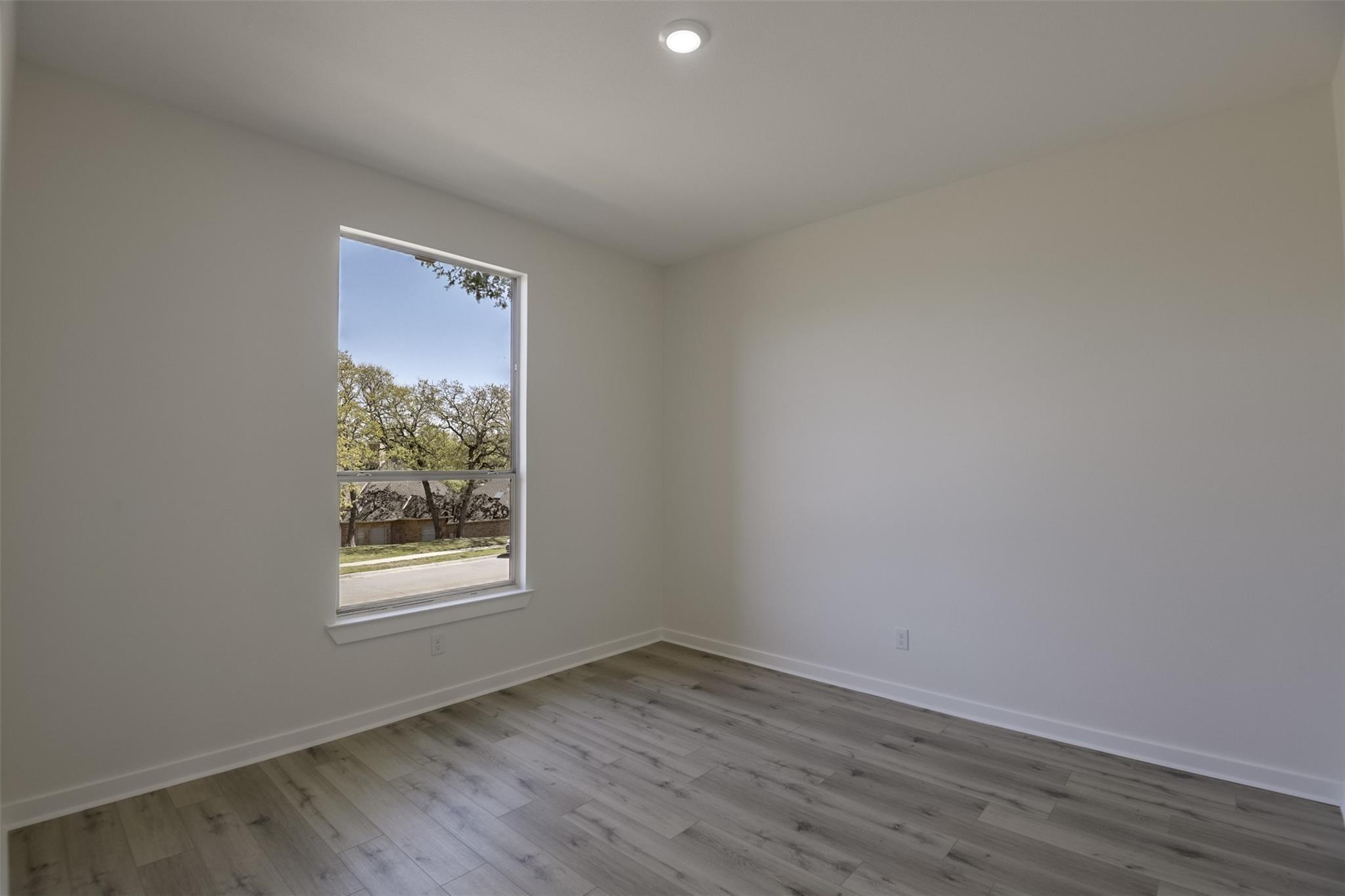 Forestwood Dr, Arlington, TX 76006