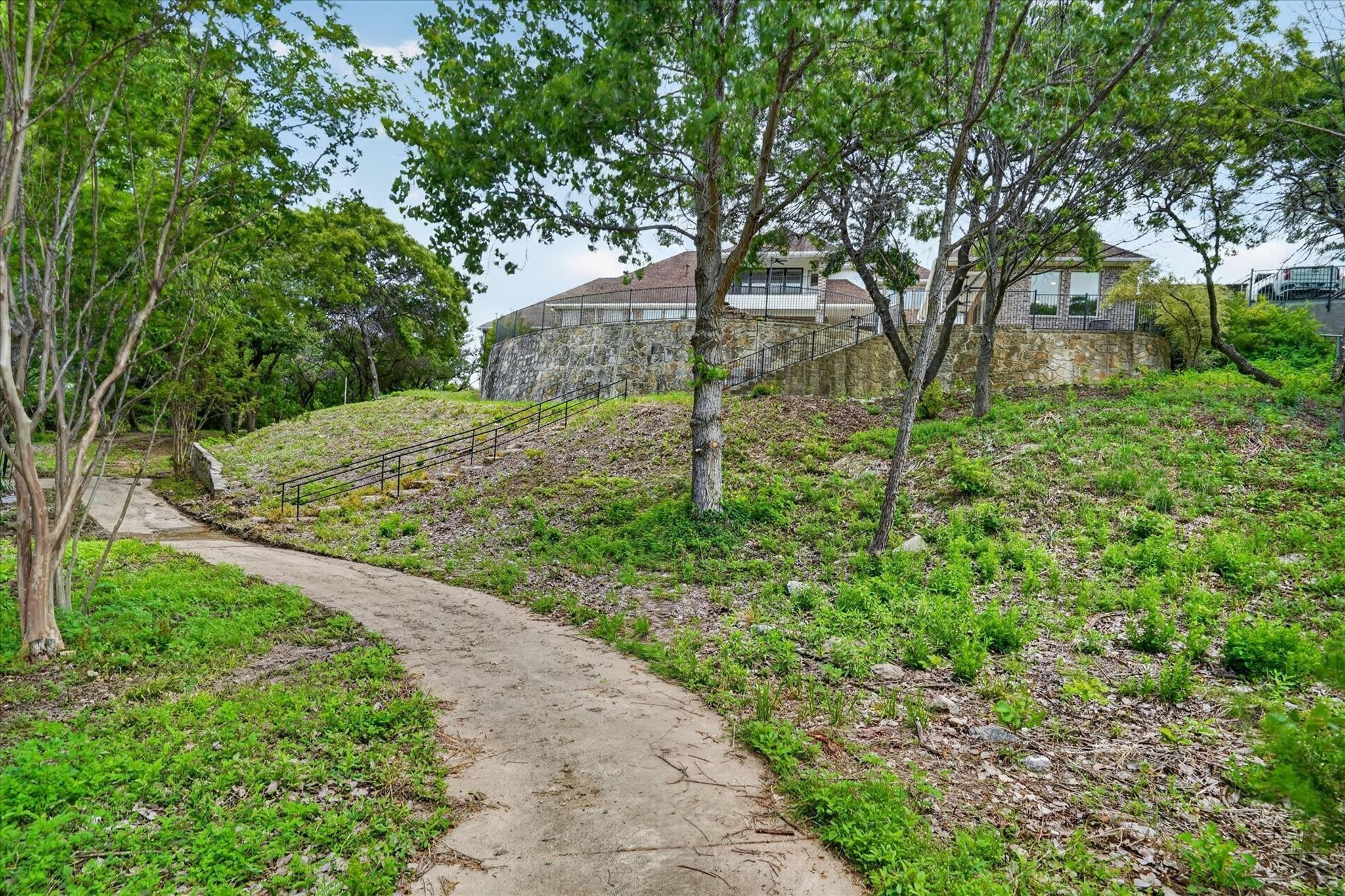 Crest Canyon Dr, Fort Worth, TX 76108