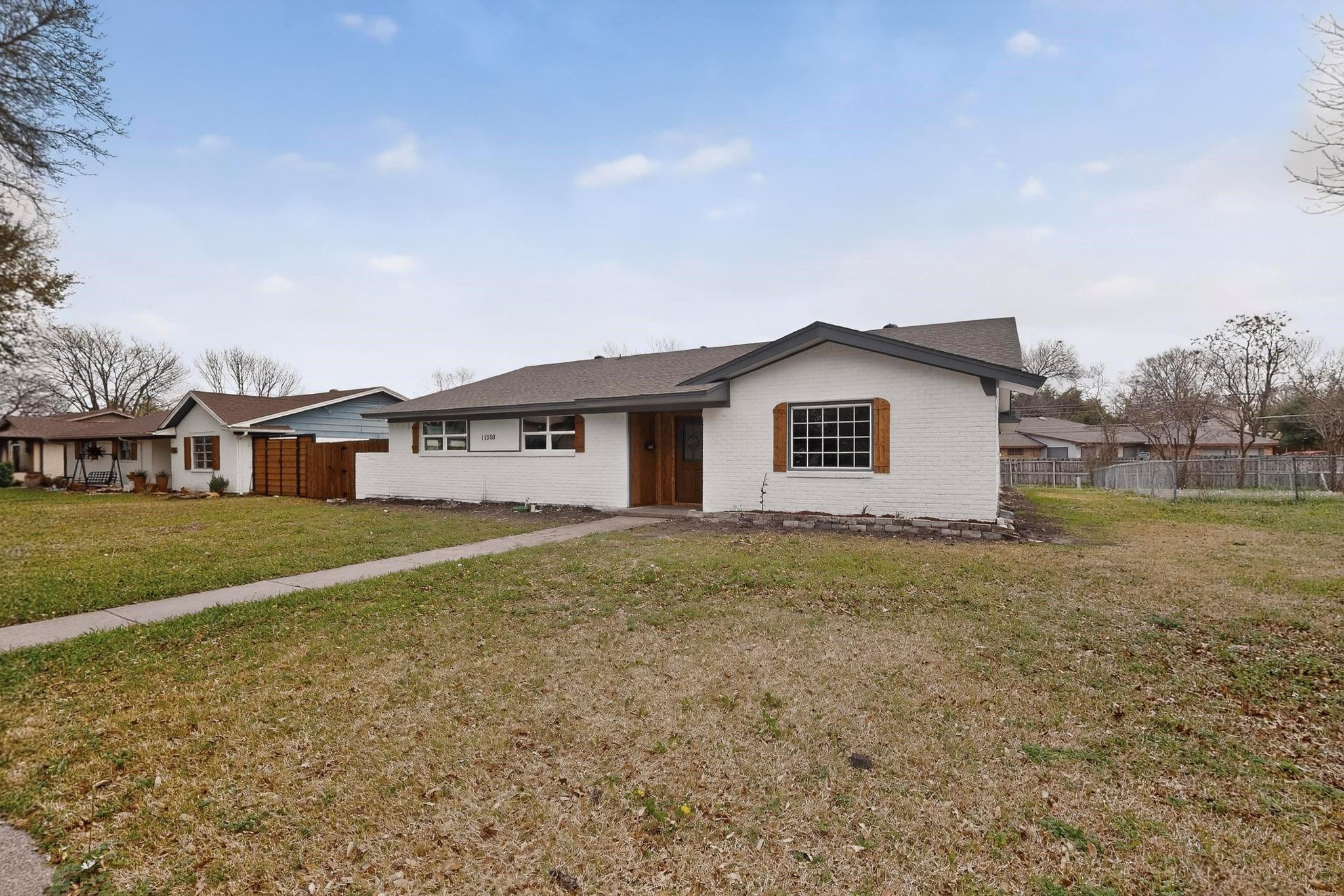Drummond Dr, Dallas, TX 75228