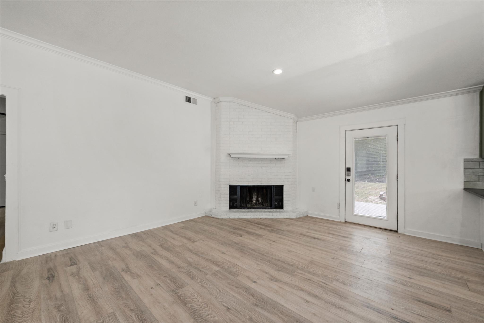 Crockett Ln, Hewitt, TX 76643