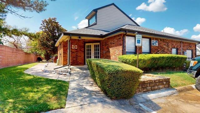 W Harwood Rd, Hurst, TX 76054
