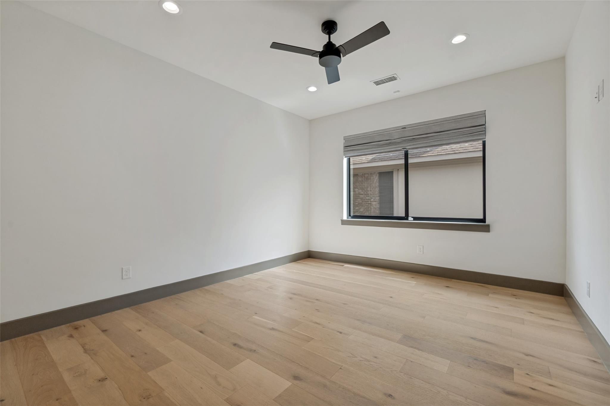 W Beverly Dr, Dallas, TX 75209