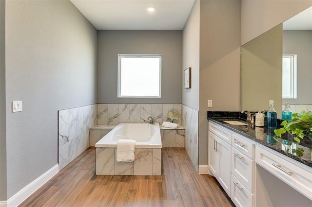 Oak Harbor Blvd, Azle, TX 76020