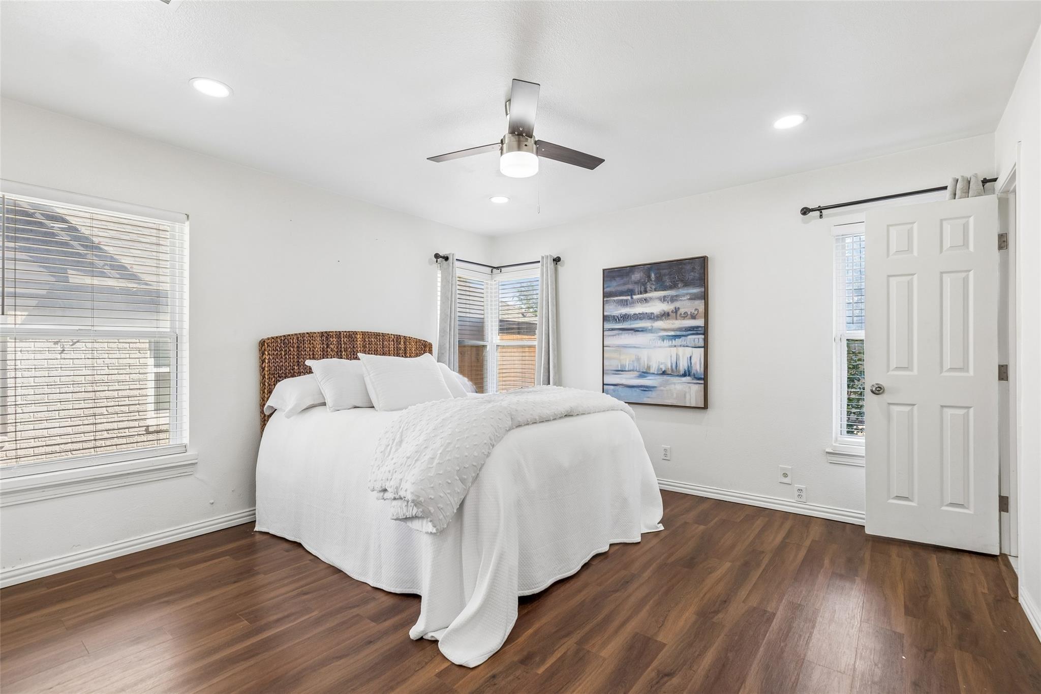 Stoneleigh Ave, Dallas, TX 75235