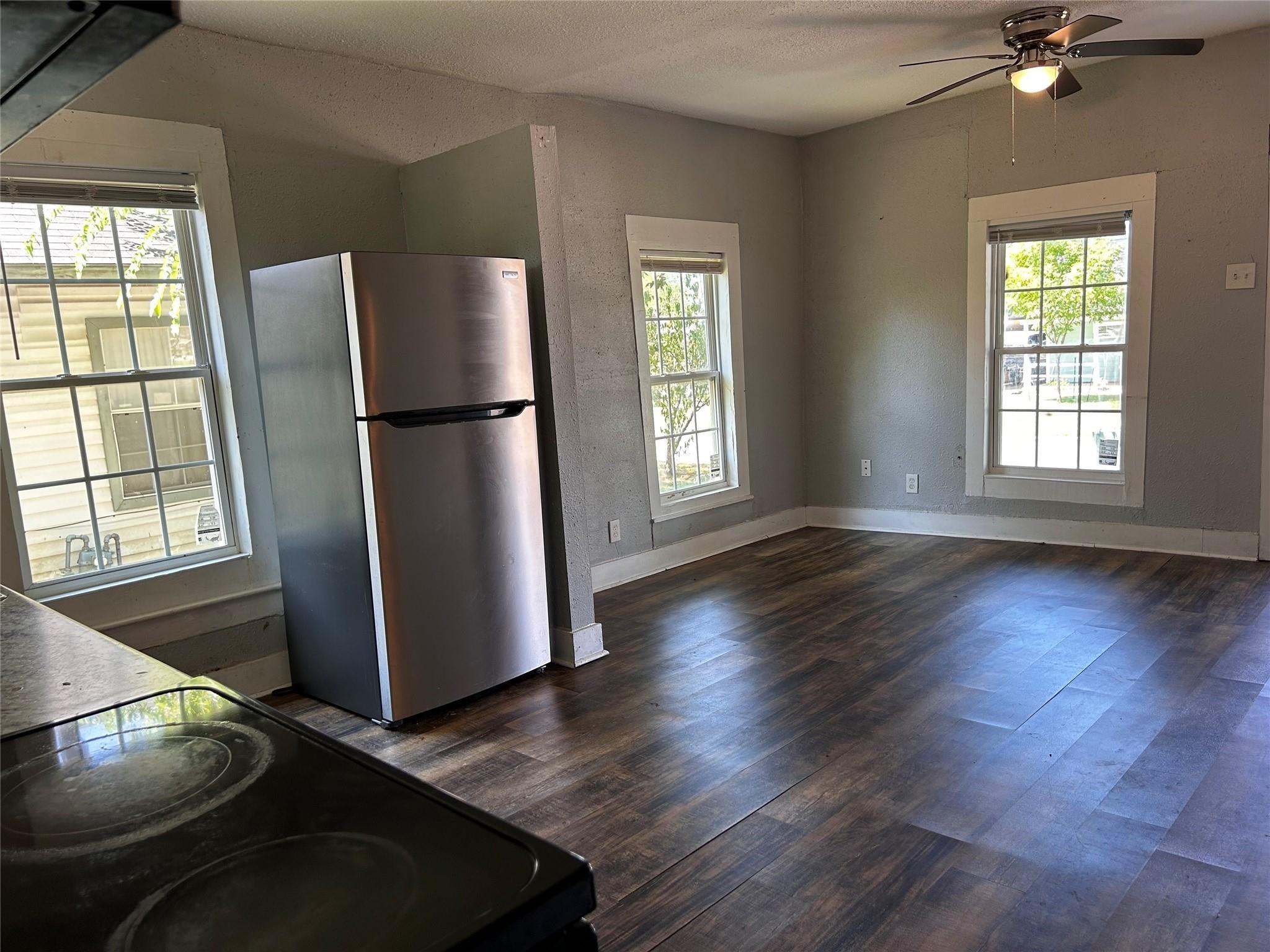 S Throckmorton St, Sherman, TX 75090