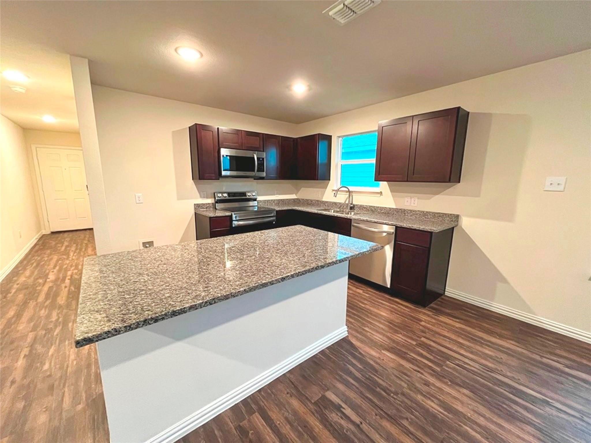 Goel St, Greenville, TX 75402