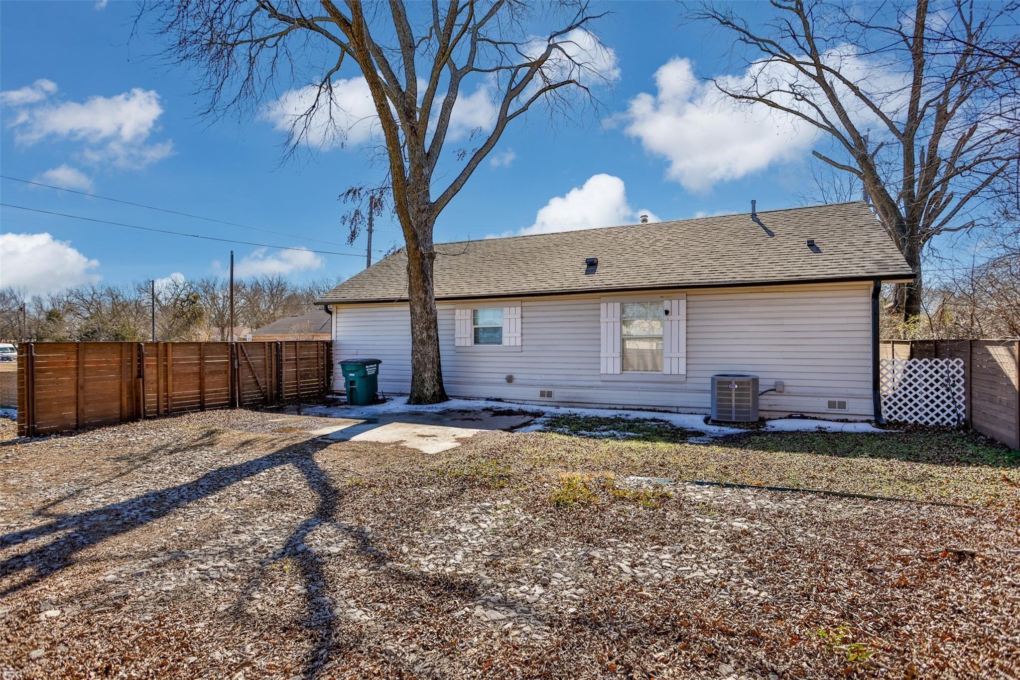 Fair Ave, Gainesville, TX 76240