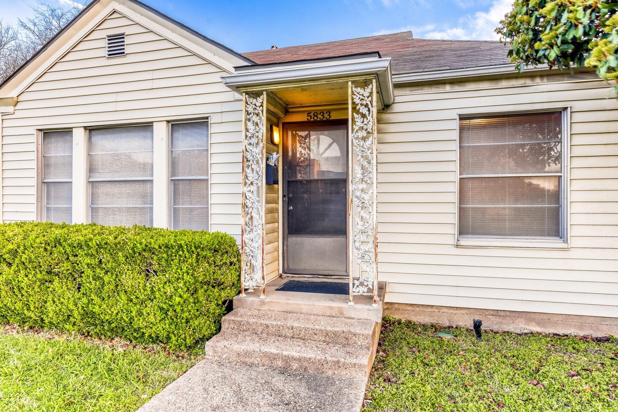 E Mockingbird Ln, Dallas, TX 75206