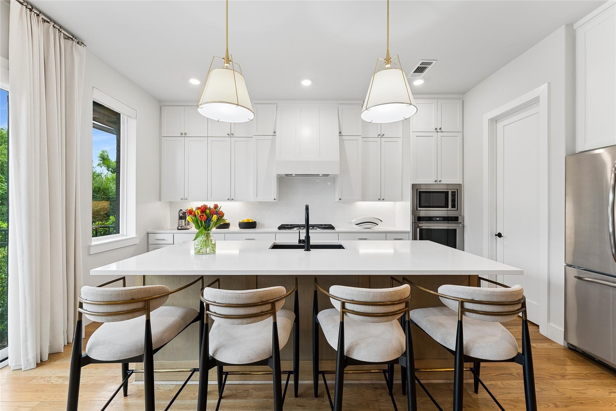 Redding Row, Dallas, TX 75220
