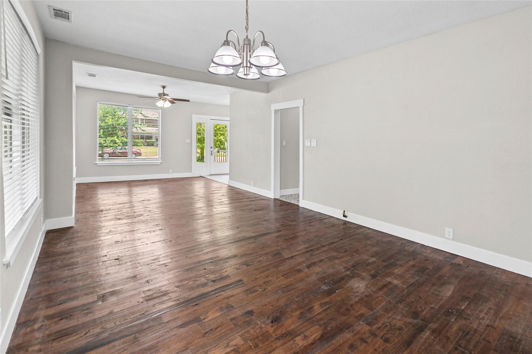 W 5th St, Bonham, TX 75418