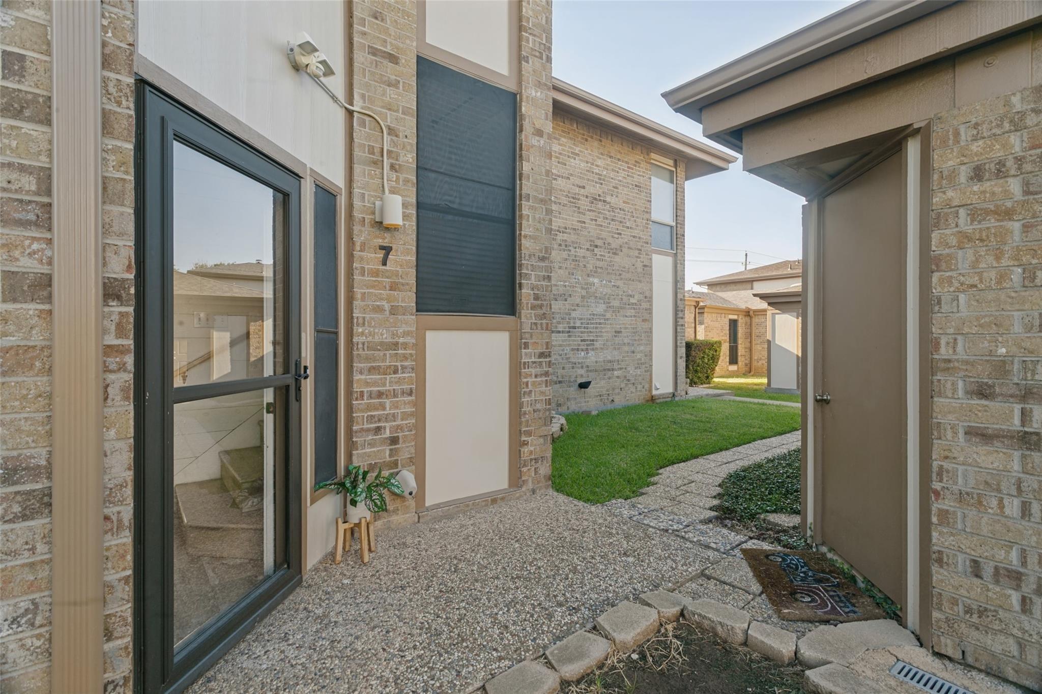 Dewberry Ct, Bedford, TX 76021