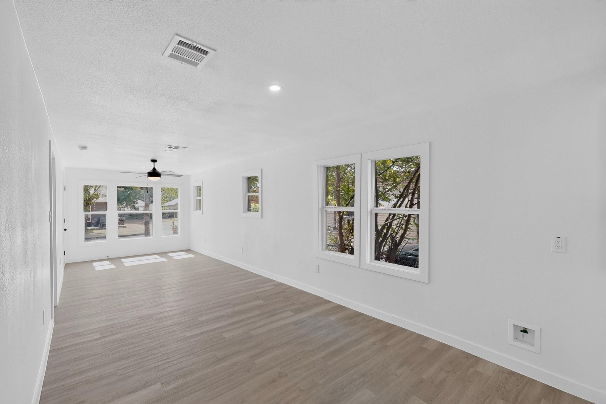 Frank St, Dallas, TX 75210