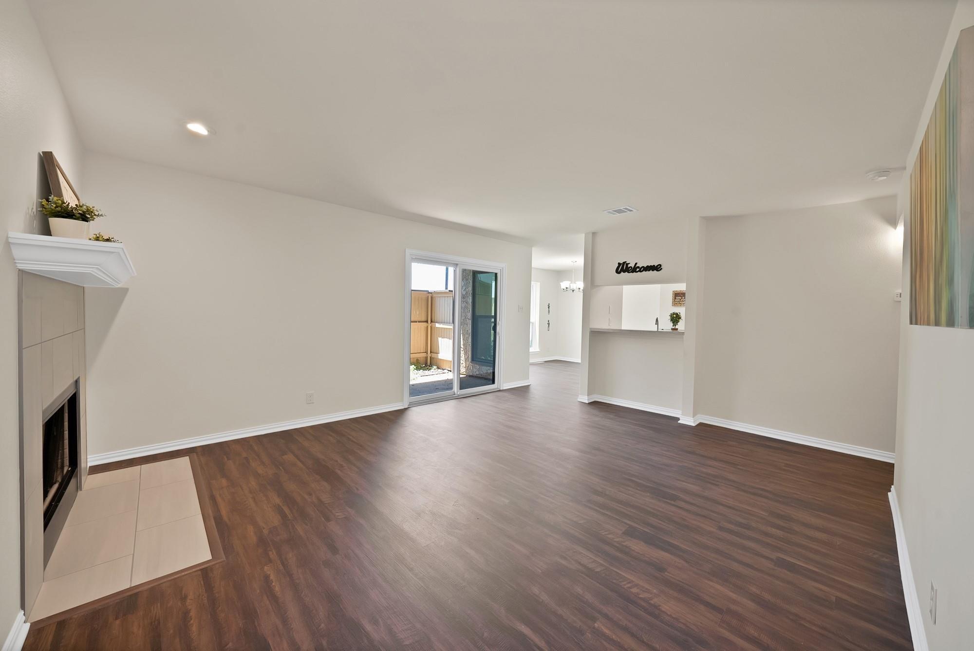 Calico Ln, Arlington, TX 76011