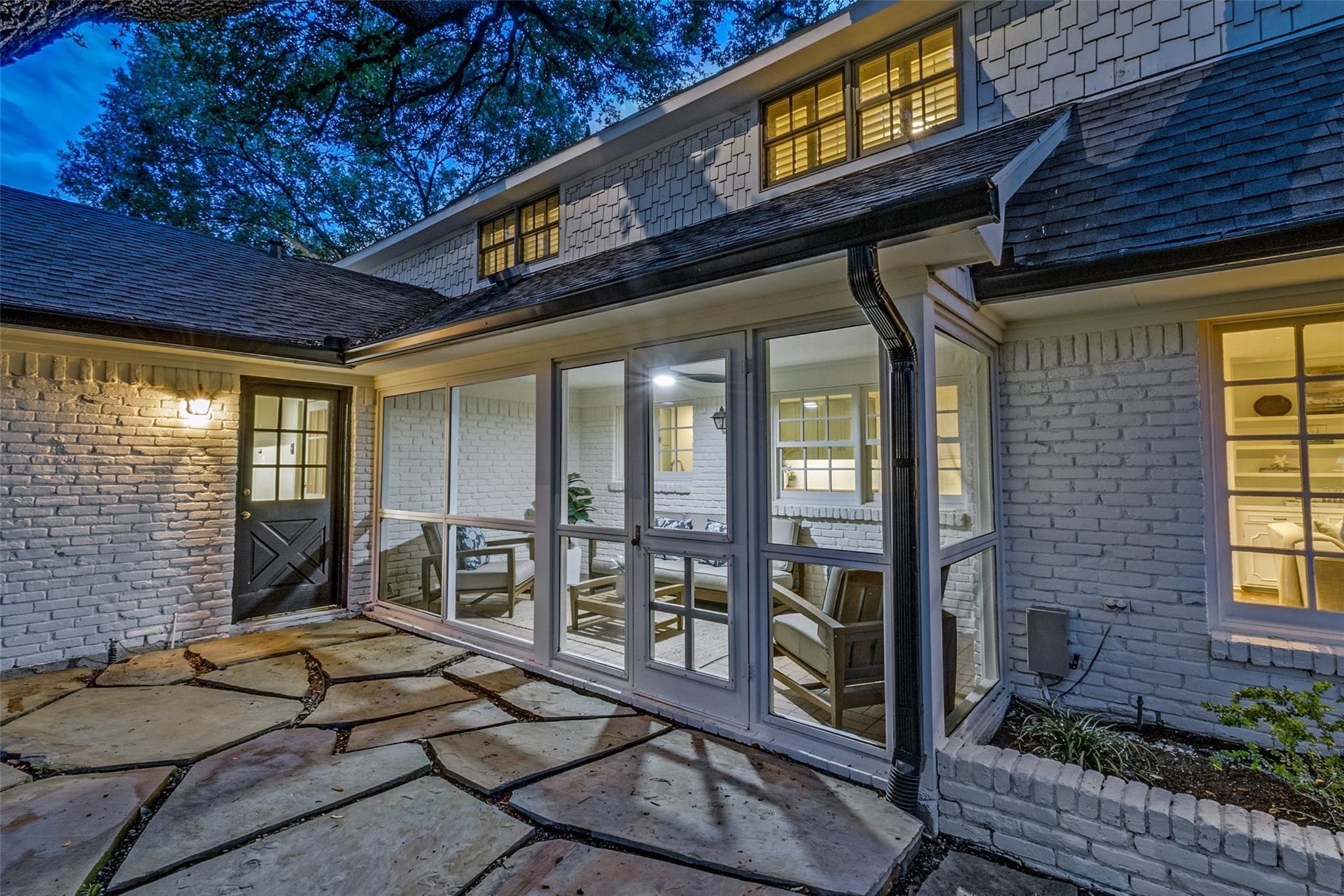Lakehurst Ave, Dallas, TX 75230